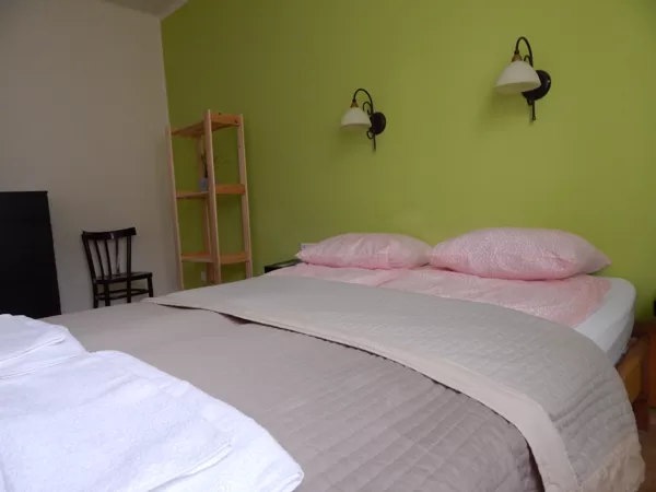 1. Hálószoba - 1. Bedroom - 1. das Sclafzimmer